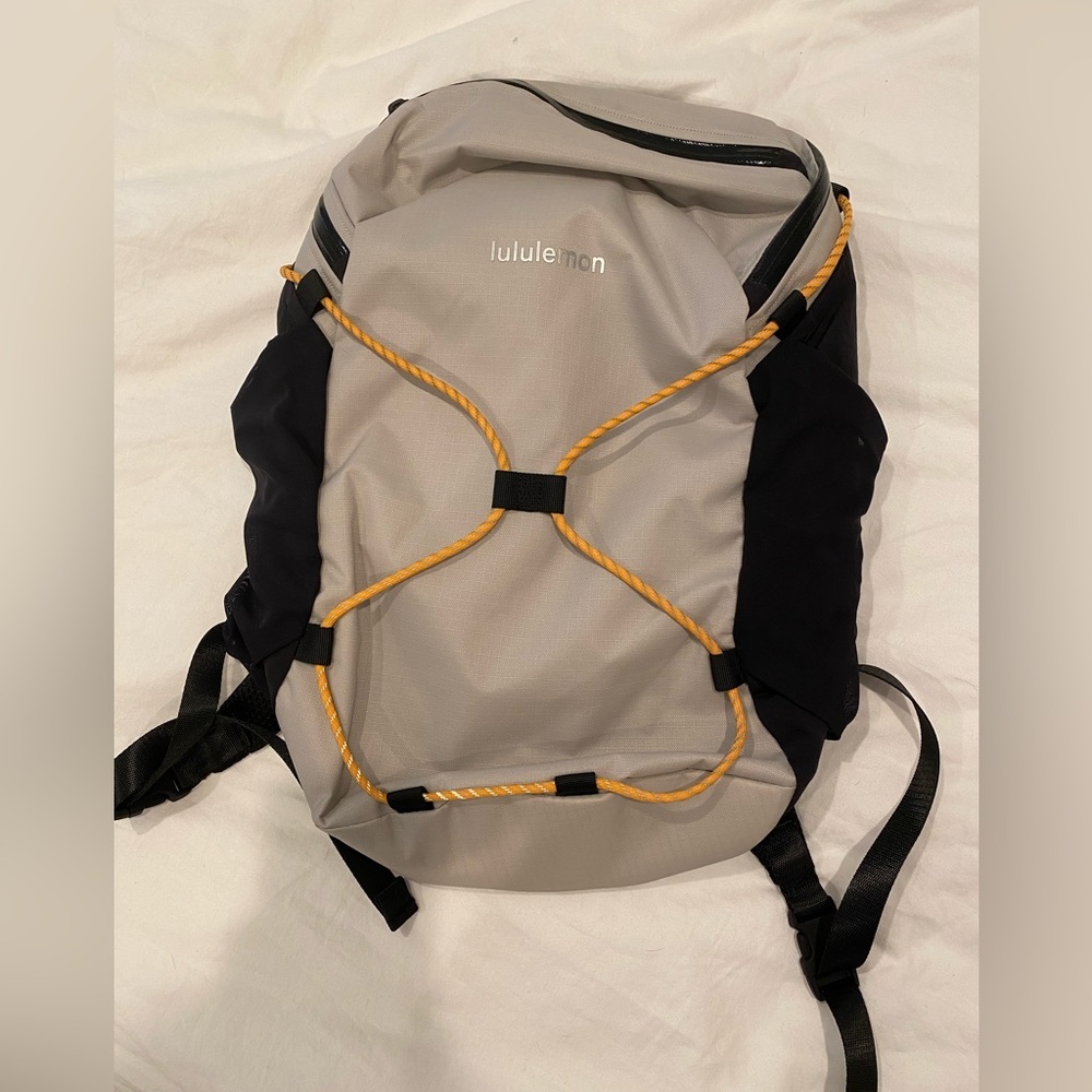 NWOT RIPSTOP PARACORD 20L LULULEMON BACKPACK